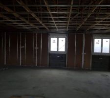 Vue d'une partie de la chambre 2 et de la chambre 1