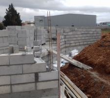 Élévation des murs sur dalle,notre projet avance,Merci à l'équipe de BEF Construction