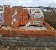 Premier rang de briques