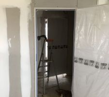 Correction positionnement des portes garage/cellier et cellier/cuisine.