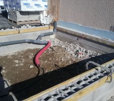 Tuyaux installés en attendant la dalle