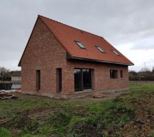 Nettoyage du tour de la maison + toiture arrière terminée