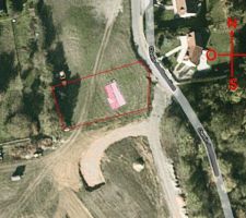 Orientation de la future maison, vue d&eacute;gag&eacute;e sur les bois et les champs.