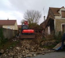 Démolition de l'ancienne ruine en façade