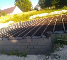 Mise en place des poutrelles ourdis pour la dalle du RDC