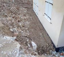 Vue une fois la terre par dessus le feutre.