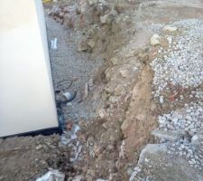 Vue une fois la terre par dessus le feutre.