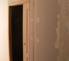 Porte &agrave; galandage