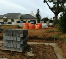 Fondations les mat&eacute;riaux livr&eacute;s pour la suite.