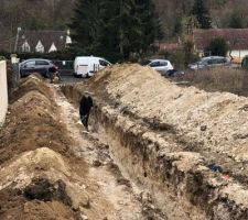 La viabilisation + chemin d?acces Sur 50m faits par Julien en 6jours, soit 3 weekends !