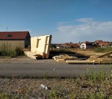 Entreposage de l'ossature à même le sol