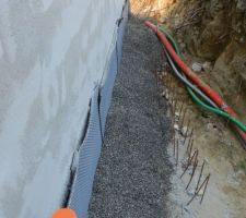 Pose des drains autour de la maison
