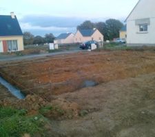 Fouilles vues de l'arri&egrave;re de la future maison