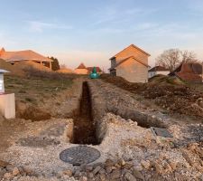 Les tranchées VRD vue coté maison