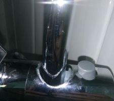 Douche pièce cassée