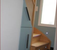 Vue meubles sur mesure sous escalier