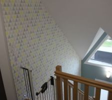 Vue mur montée escalier