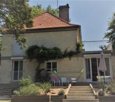 Maison côté ouest avant extension par couverture de terrasse au 1er et avant construction du cellier au Sud