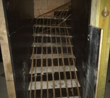 Coffrage de l'escalier 2/4 tournant en crémaillère