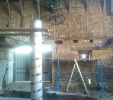 Poteau intermédiaire en place et coulé

démontage des poutres et réservations