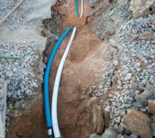 Pose des tuyau VRD: eau et pompe relevage