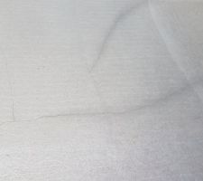 Ces fissures m'inquiétent. Quelqu'un qui s'y connait peut-il me dire si c normal ou inquiétant ?