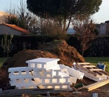 Les blocs sous le soleil du soir