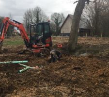 Eau pluviales dans la marre avec création d?un trop plein vers puisard 3m3