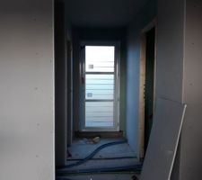 Entrée vue du séjour