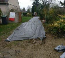 Une vue g&eacute;n&eacute;rale du passage qui sera, plus tard, l?acc&egrave;s de la route a notre maison.