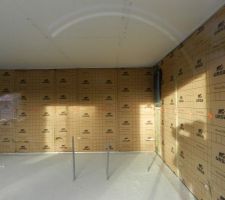 Le plafond avance