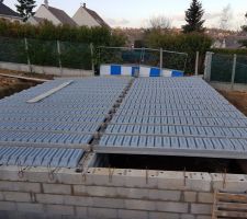 Poutrelles et hourdis presque terminés