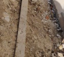 Remblais des terres &agrave; l'avant du terrain