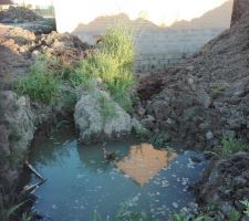 Sortie d'eau du 2&eacute;me drain perc&eacute;