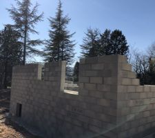 Vue sur la façade est
Cadre Fenêtre chambre 1
Cadre Fenêtre WC