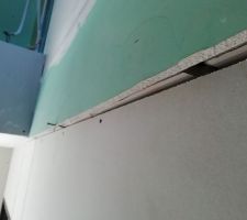 Cloisons : décalage entre RDC et étage dans l'escalier :(