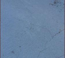 Fissures sur la dalle