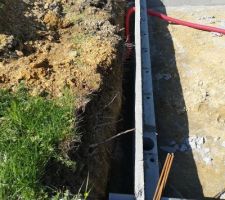 2eme jour Vide sanitaire : Tuyaux d'évacuation des eaux usées et fourreaux électriques