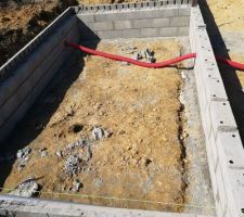 2eme jour Vide sanitaire : Tuyaux d'évacuation des eaux usées et fourreaux électriques