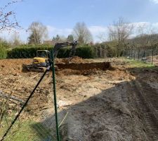 C?est le début des excavations vue de l'entrée