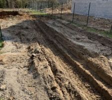 On voit bien le passage des machines