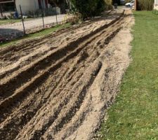 On voit bien le passage des machines