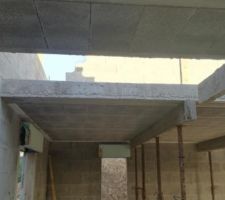 Coffrage volet roulant, pas toujours tr&egrave;s propre pour la partie int&eacute;rieur