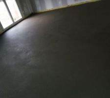 Le plancher chauffant étant installé, voila la dalle