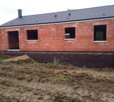 Le toit fini, plus qu'à poser les ouvrants !