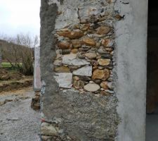 Piquage du mur de la cuisine.