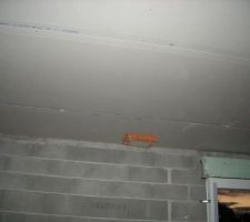 Placo du plafond en cours