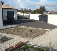 L'entrée de jardin avant les travaux d'avril 2019