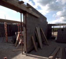 Pose des coffres - élévation des murs RDC