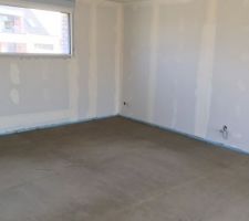 Chape termin&eacute;e carrelage semaine prochaine